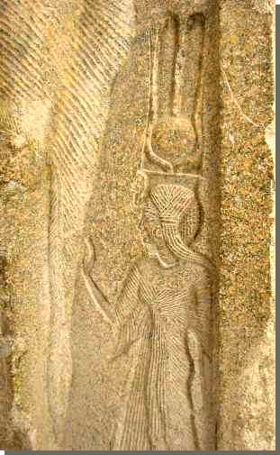 Koningin Henoetmira op een standbeeld van Ramses II, Alexandrië Museum, Alexandrië