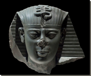 Farao Amasis, Altes Museum, Berlijn