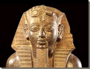 Merenptah met menes-hoofddoek, Egyptisch Museum, Caïro.