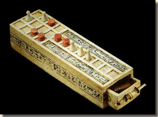 Het tjaoe-spel, Egyptisch Museum, Caïro.